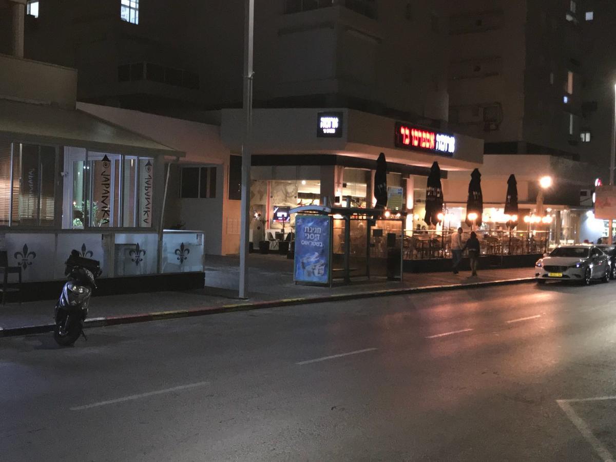 Spat Vip Apartment Bat Yam Exteriör bild