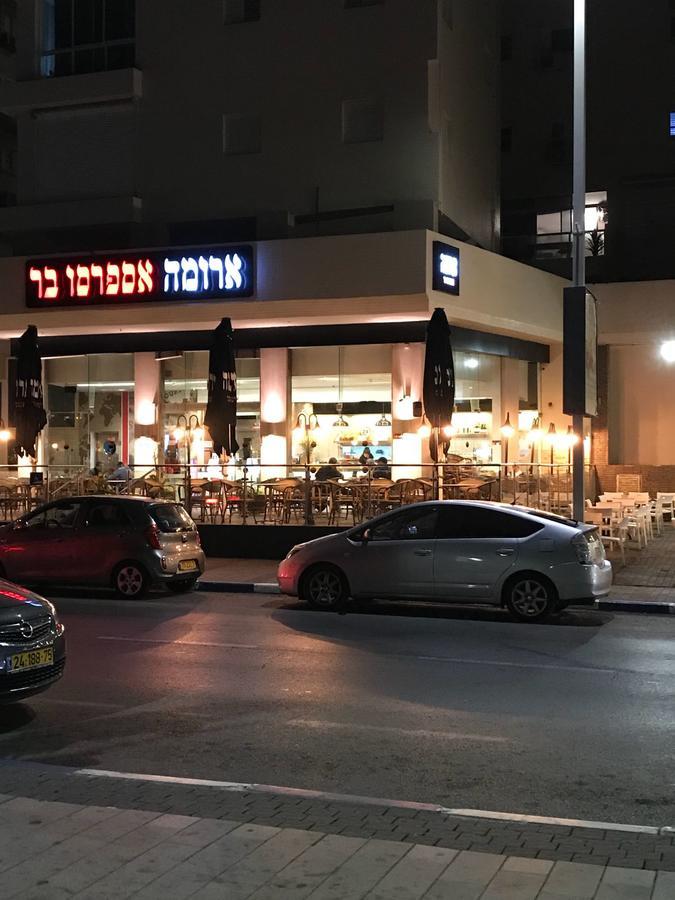 Spat Vip Apartment Bat Yam Exteriör bild