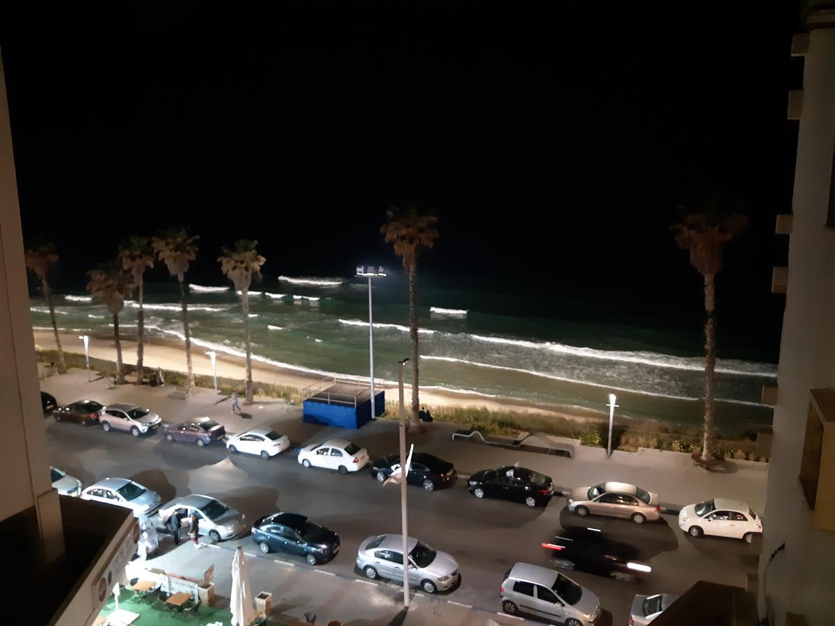 Spat Vip Apartment Bat Yam Exteriör bild